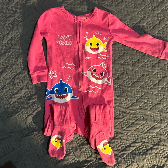 Carhartt Pink and Purple Kids Clothing Set - Picture 5 of 9